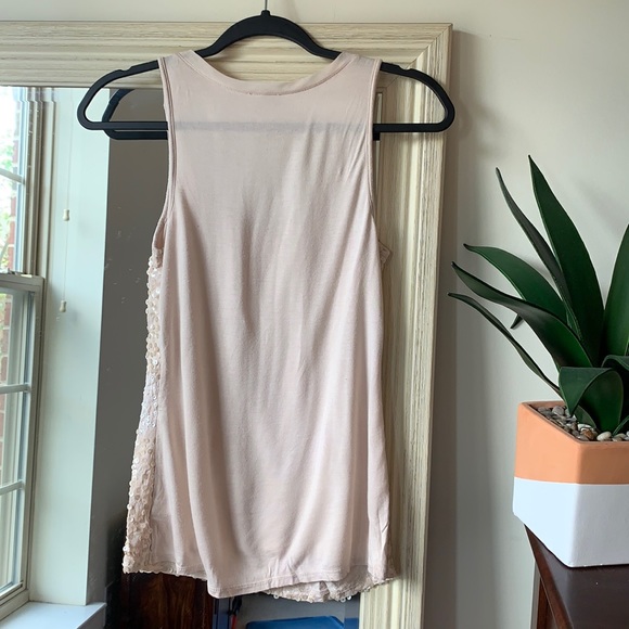 EXPRESS cream colored sequinned tank top (seize XS) ✨ - Picture 4 of 4
